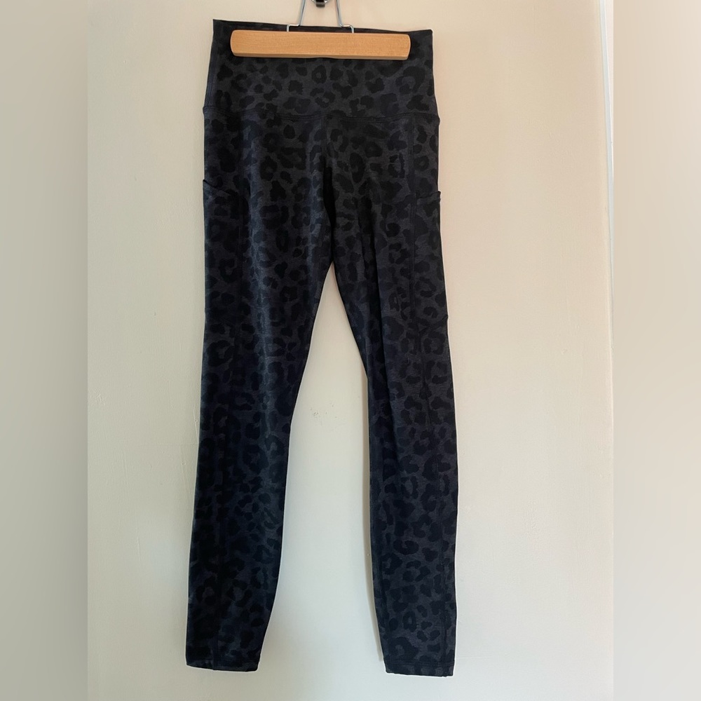 Four Athletics black leopard print 7/8 leggings with pockets 24” inseam